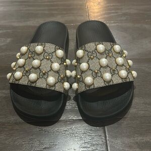 Gucci Pearl Embellished Sandals